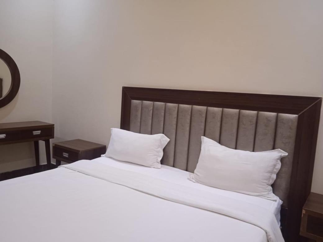 Quiet Rooms 7 Riyadh Bagian luar foto